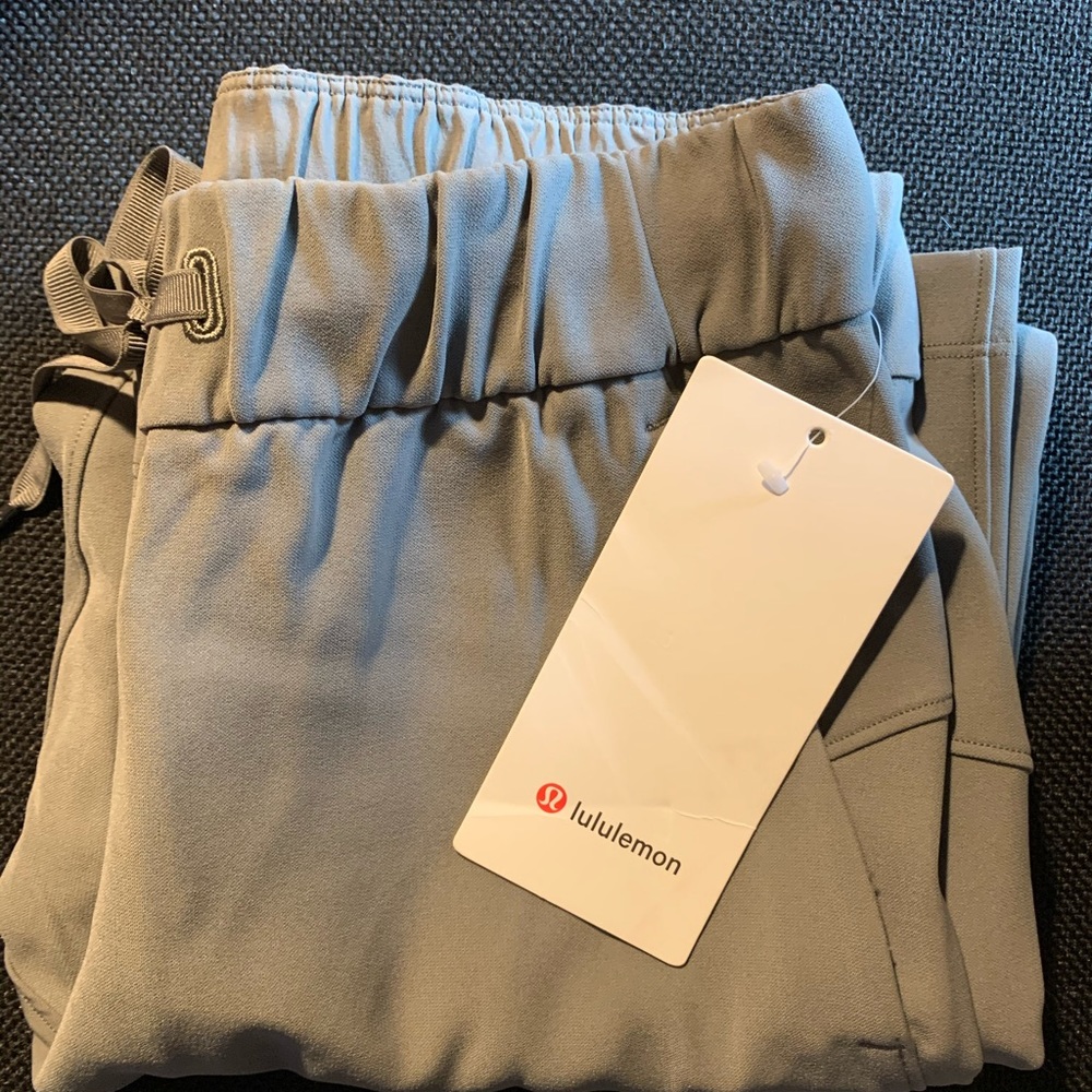 Lululemon On the Fly Crop *Woven